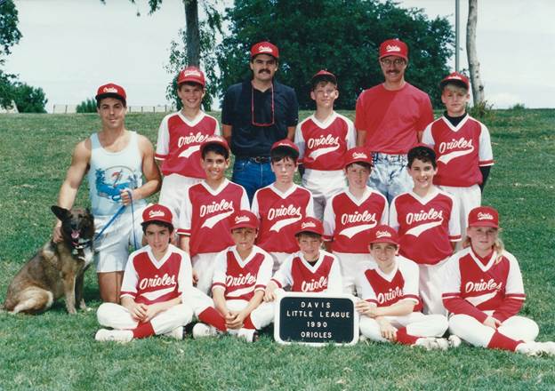 A group of kids posing for a photo

Description automatically generated with medium confidence