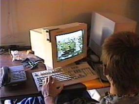 A person using a computer

Description automatically generated